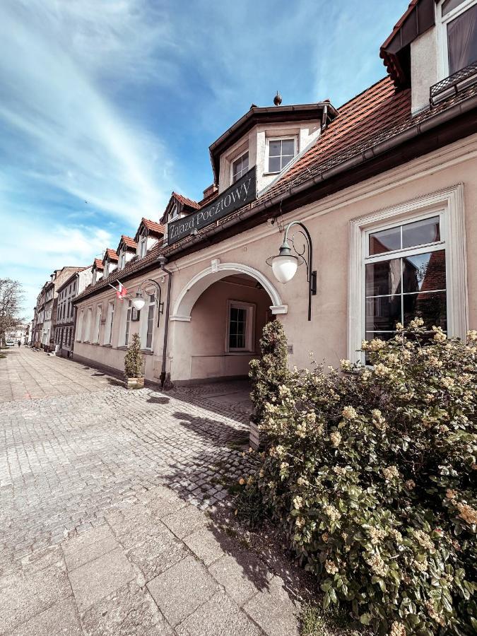 Pocztowy 3*