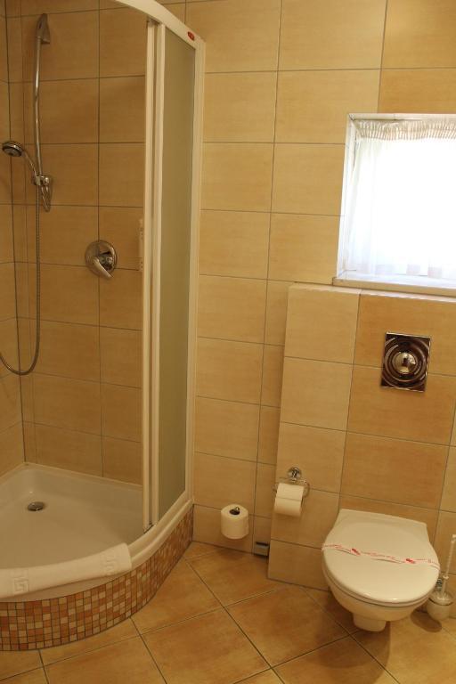 Pocztowy 3*